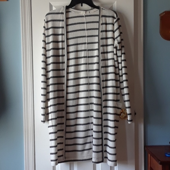 GAP Sweaters - Gap Womens long cardigan XS